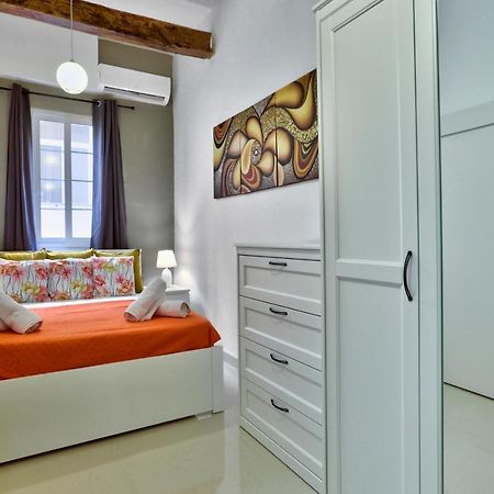 Charming Valletta 1 Bedroom Apartment Off Republic Street Sleeps 4 Esterno foto