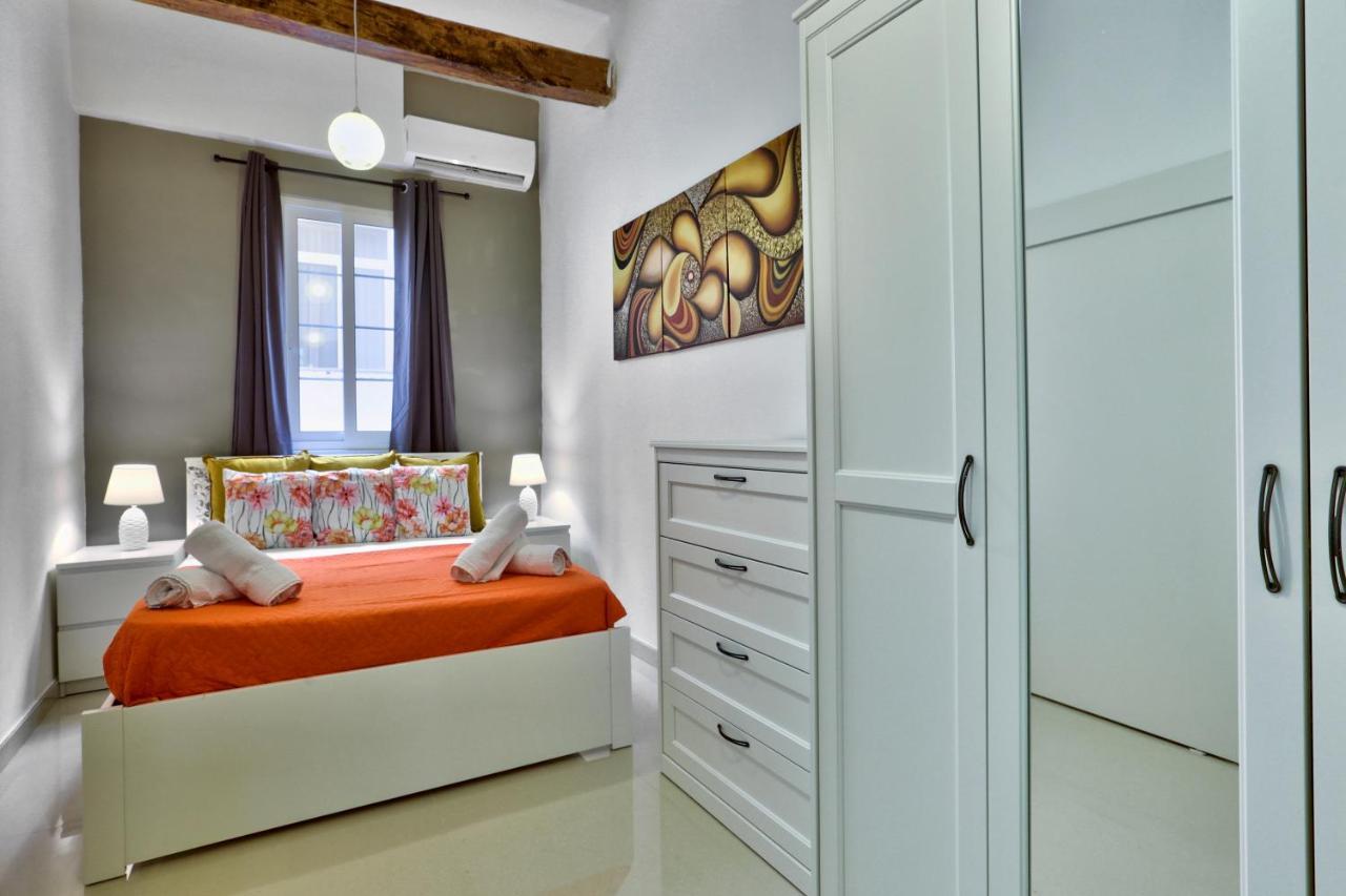 Charming Valletta 1 Bedroom Apartment Off Republic Street Sleeps 4 Esterno foto